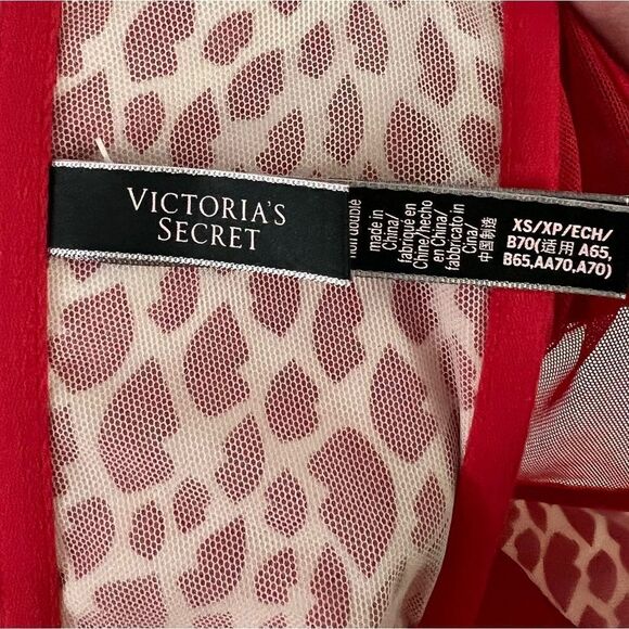 Victoria’s Secret Very Sexy Unlined Strapless Bralette Red Lips Bustier Bra XS - Picture 5 of 6